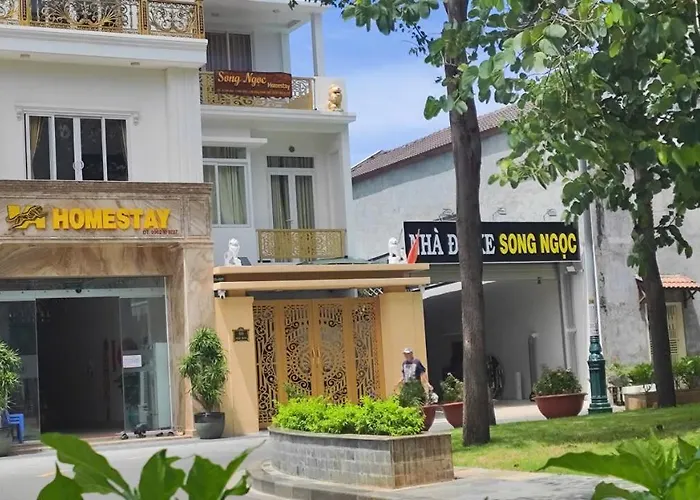 Bed &amp; Breakfast Song Ngọc